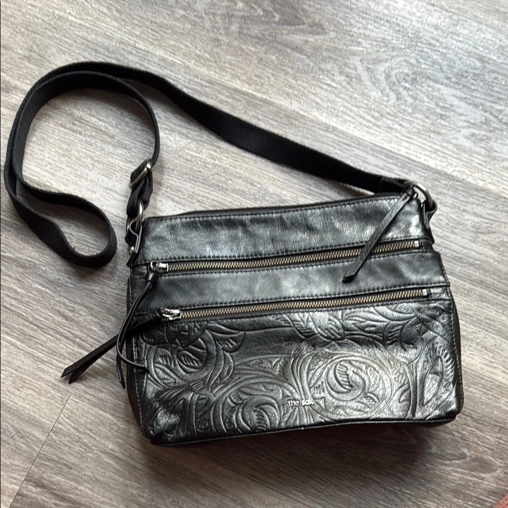 The Sak Black Leather Crossbody Bag Floral Embossed Everyday purse